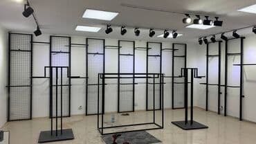 торговое оборудование для обуви: Вешалки для магазина одежды Полки для магазина обуви Кронштейн Стеллаж — 4