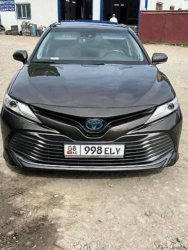Toyota Camry: 2018 г., 2.5 л, Автомат, Гибрид, Седан