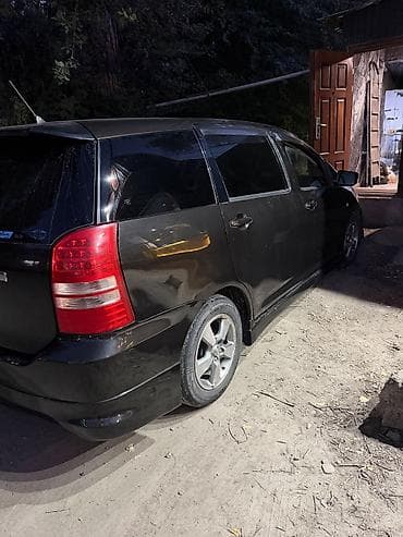 Toyota WISH: 2004 г., Универсал — 2
