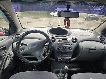 Toyota Yaris: 2001 г., Механика, Хэтчбэк