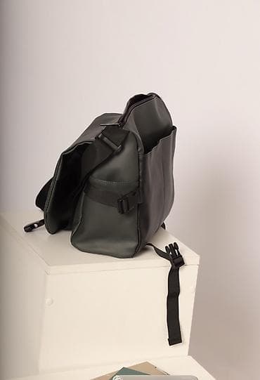 Рюкзактар: Сумка-мессенджер из водоотталкиваемого кожзаменителя, двуцветная — 5