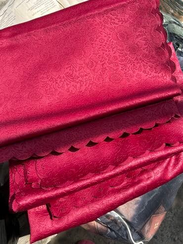 Скатерти дл.2.2м,шир.1.5 Отдам 9шт бордо +1 зел. за 1500 Бархат
