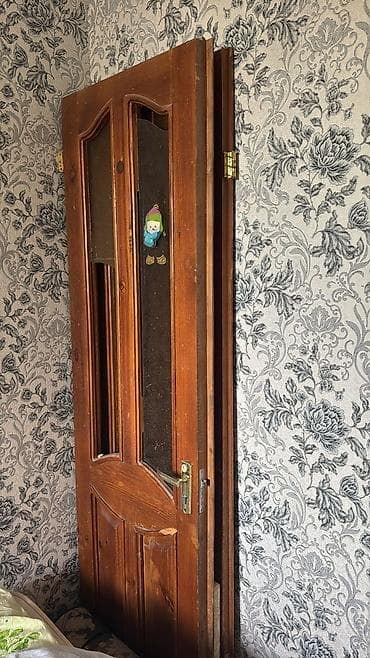 Внутренняя отделка: Дверь количество 8 штук Двери 3 шт 210/90 3 шт 210/70, двухстворчатая — 4