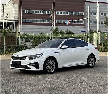 Kia к5 (рестайлинг), белый седан бизнес-класса. Посуточно автомобили — 5