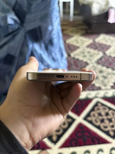 mi curved: IPhone 16 Pro, Б/у, 256 ГБ, Золотой, Чехол, Кабель, Коробка, 93 % — 2