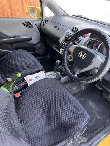 купить мотоцикл в рассрочку без банка: Honda Fit: 2004 г., 1.3 л, Вариатор, Бензиновая, Хэтчбэк — 5