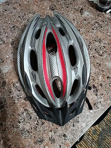 Велосипедный шлем с козырьком - Легкая аэродинамичная конструкция с