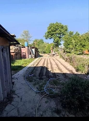 Продажа полдома: Продается полдома в маевке(до трассы 2 минуты) 4 сотки. Имеется две — 6