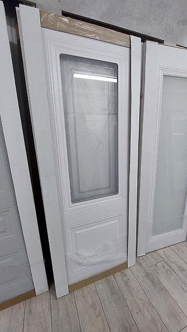 Межкомнатная дверь с остеклением, белая - Полотно: классический