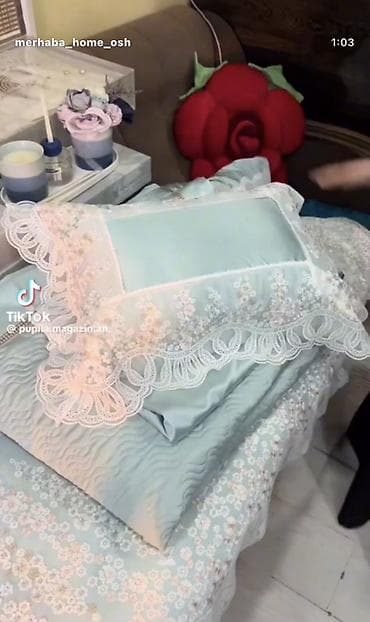 Нарядный комплект для спальни в фисташковый цвете с кружевом и