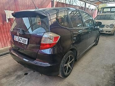 гольф 2 дверь: Honda Fit: 2008 г., 1.5 л, Вариатор, Бензин, Хэтчбэк — 3