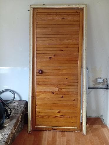 дверь с коробкой цена: Межкомнатная дверь, Б/у, Глухие, Одностворчатая, Деревянная, цвет - Желтый — 1