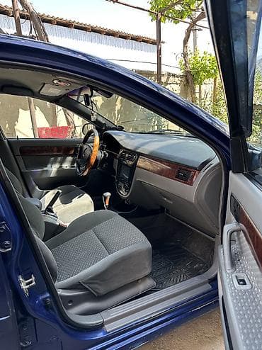 мега авто: Chevrolet Lacetti: 2004 г., 1.8 л, Автомат, Бензин, Седан — 4