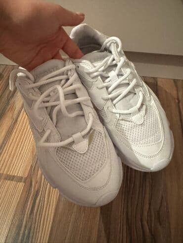 Мужские кроссовки, 36.5, Lacoste, Б/у, цвет - Белый, Самовывоз, Платная доставка