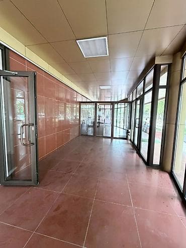 Аренда офисов, 240 м², В жилом комплексе, 1 линия, С отдельной кухней, С отдельным входом — 2