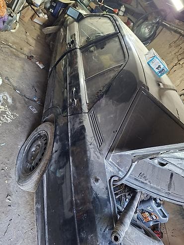 Продаются кузовные запчасти для мерседес 190 есть все кузовные