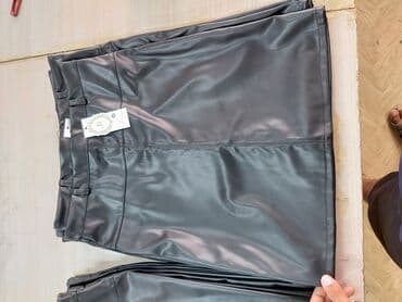 Продам две модели юбки по 300сом оптом 42-44 размеры все новые есть