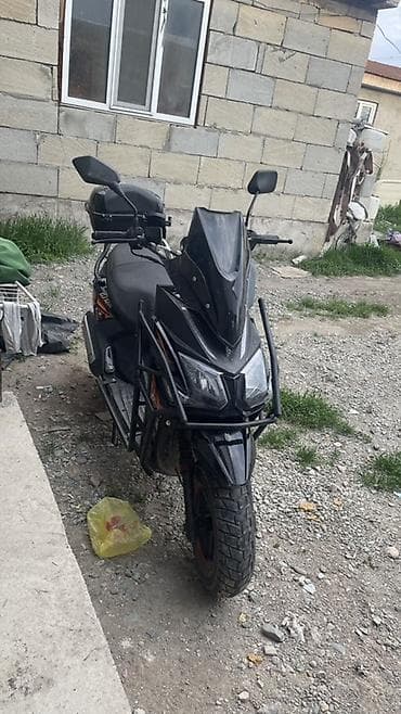 Макси-скутер 150 куб. см, Бензин, Колдонулган — 1