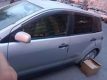 Продажа авто: Toyota Ist: 2002 г., 1.3 л, Автомат, Бензин, Хэтчбэк — 6