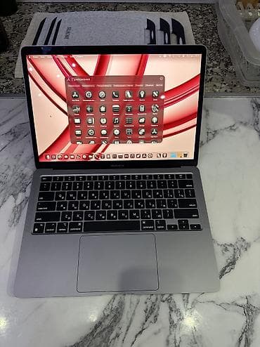 apple macbook m2: Продаю макбук М1 2020 Все функции работают нифигово, отпечаток — 5