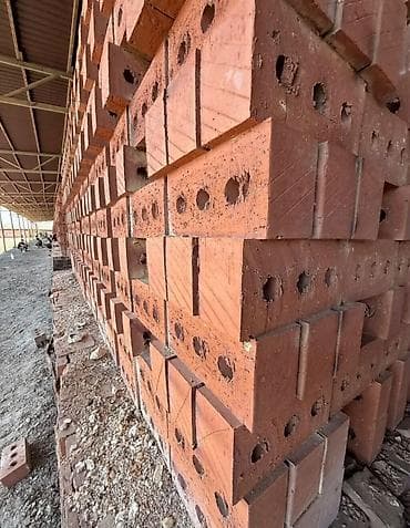 Кирпич керамический строительный - Материал: обожжённая глина