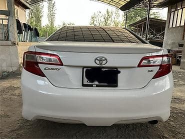 Транспорт: Toyota Camry: 2012 г., Седан — 4