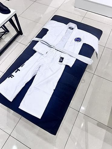 купить кимано: Кимоно (добок) для тхэквондо ITF adidas - Комплектация: куртка, штаны — 1