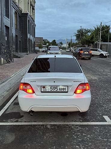 Daewoo Nexia: 2010 г., 1.5 л, Механика, Бензин, Седан