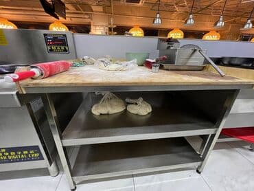 продаю оборудование для кафе: Изделия из нержавейки, стол холодильник, стол кондитерский, стол — 4
