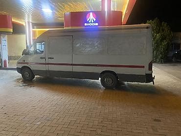мега полуприцеп: Mercedes-Benz Sprinter грузовой фургон, длинная база, высокий крытый — 3