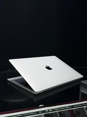 macbook 2011: Ультрабук, Б/у, Apple M1, ОЗУ, RAM: 8 ГБ, В рассрочку — 1