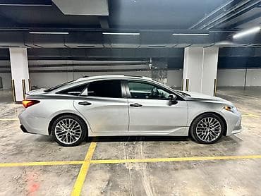 prius 2015: Toyota Avalon: 2018 г., Гибрид, Седан — 5