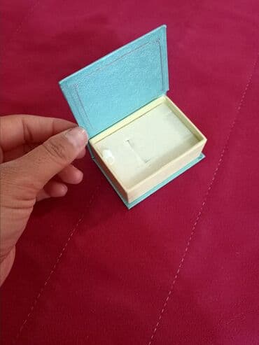 упаковка дордой: Красный 200 сом зелёный 50 сом — 4