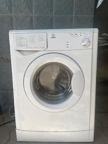 Стиральная машина Indesit, 5 килограмм работает отлично,жуйт — 1
