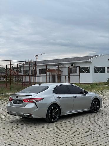 r19: Toyota Camry: 2018 г., 2.5 л, Автомат, Бензин, Седан — 3