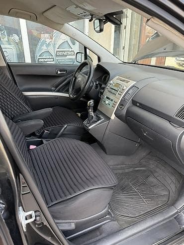 coroll: Toyota Corolla Verso: 2004 г., Механика, Бензин, Минивэн — 1