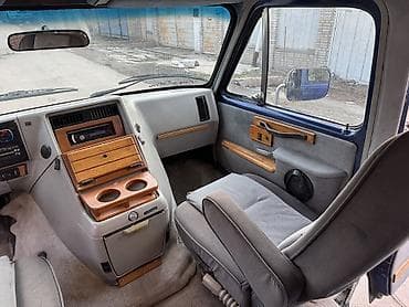 15 фит: Chevrolet G20 Van: 1992 г., 4.3 л, Автомат, Бензин, Минивэн — 6