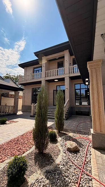 Үйлөр: 🔥 Продаётся просторный дом для большой семьи! 🔥 🏡 3 уровня | 370 м² | — 10