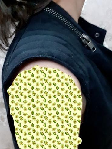 side by side: Черная безрукавка с замком
42 размер 
Уступлю — 3