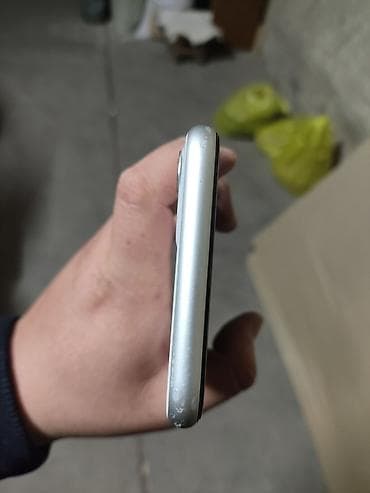 куплю iphone 8: IPhone 11, Б/у, 128 ГБ, Белый, Чехол, 100 % — 9