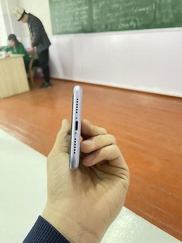 а 10 с: IPhone 11, Б/у, 128 ГБ, 71 % — 3