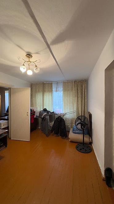 2 комнаты, 42 м², Хрущевка, 1 этаж, Старый ремонт at lalafo.kg 2 комнаты, 42 м², Хрущевка, 1 этаж, Старый ремонт