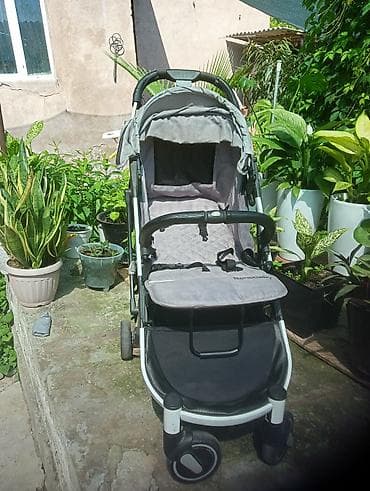 коляски для путешествий: Прогулочная коляска BeneBaby 5000 сом + высокий стульчик для кормления — 2