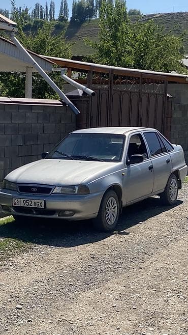 Daewoo Nexia: 2001 г., 1.5 л, Механика, Бензин