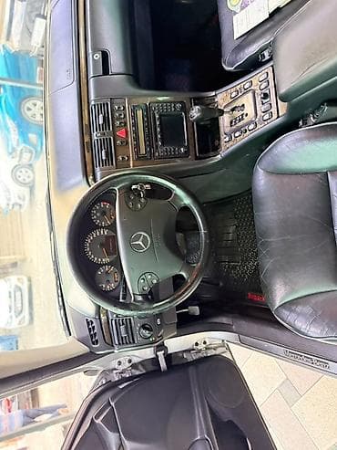 id 4: Mercedes-Benz E-Class: 2000 г., 3.2 л, Автомат, Бензин, Седан — 4
