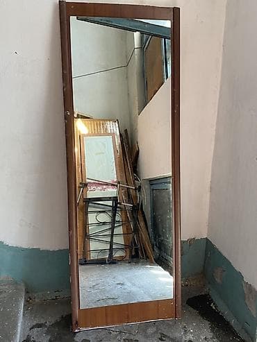 Дом и сад: Напольное/настенное зеркало в классической прямоугольной раме. - — 2