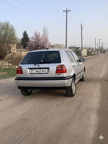 Унаа: Volkswagen Golf: 1993 г., 1.6 л, Кол менен иштөөчү, Хетчбек — 4