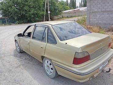 Daewoo Nexia: 2005 г., 1.5 л, Механика, Бензин, Седан