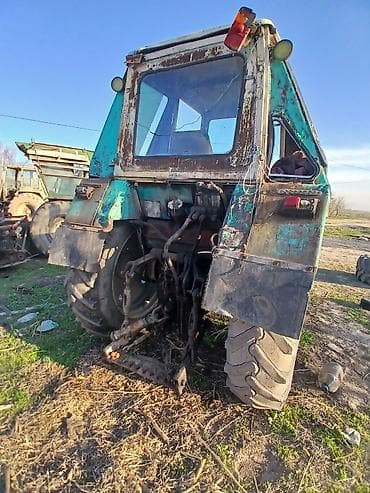 двигатель бычок: Трактор колесный (ориентировочно класс МТЗ/ЮМЗ, 4x2) Описание: - — 5