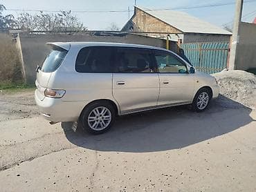 мега авто: Toyota Gaia: 2004 г., 2 л, Автомат, Бензин, Минивэн — 4